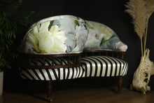 Load image into Gallery viewer, Victorian Conversation Sofa