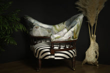 Load image into Gallery viewer, Victorian Conversation Sofa